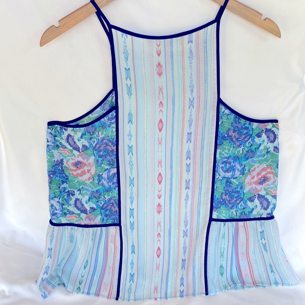 Gently Worn Gorgeous Sexy BCBGMaxazria Floral Sheer Top Size Large - Picture 3 of 8